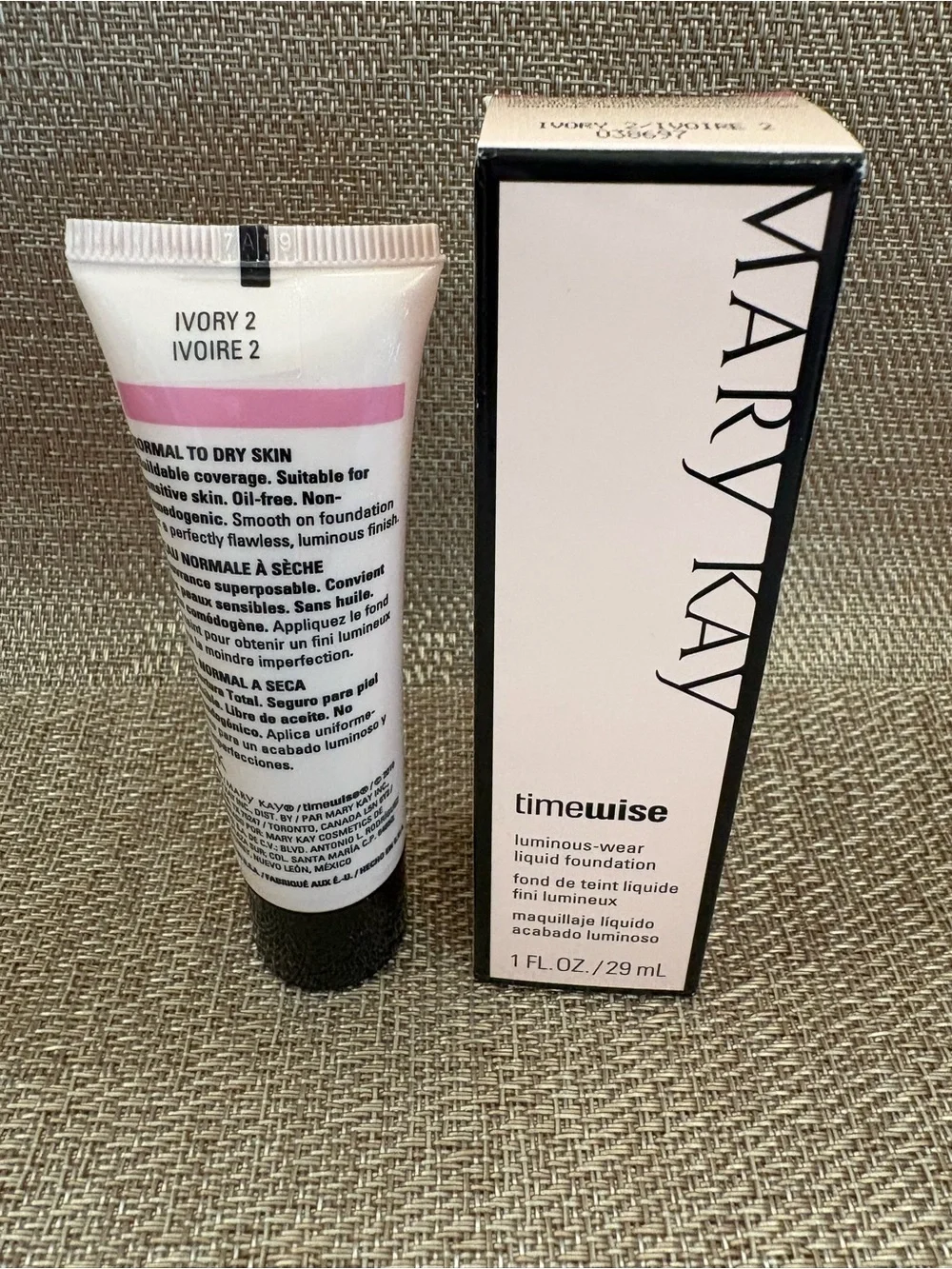 Mary Kay Timewise Luminous-Wear Liquid Foundation Ivory 2 (038797) New In Box